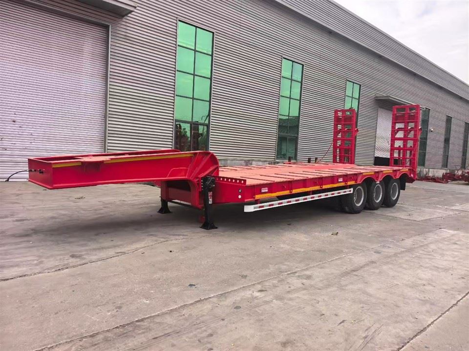 3 Axle Lowboy Semi Trailer factory